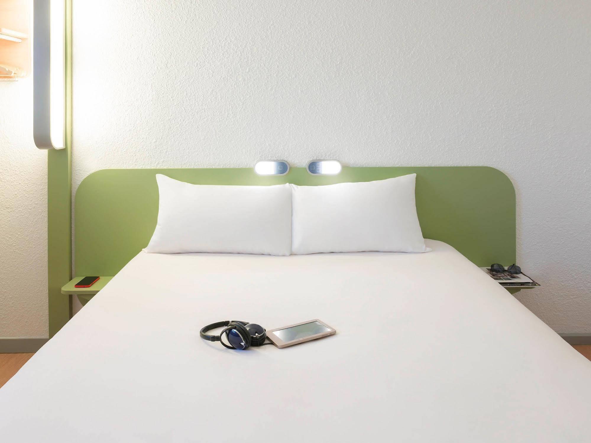 Ibis Budget Lyon Centre Confluence Екстериор снимка